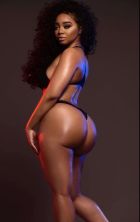 VIP night with high class woman: from QAR 1500/hr