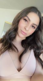 Enjoy Doha sex massage done by escort Aliyah 